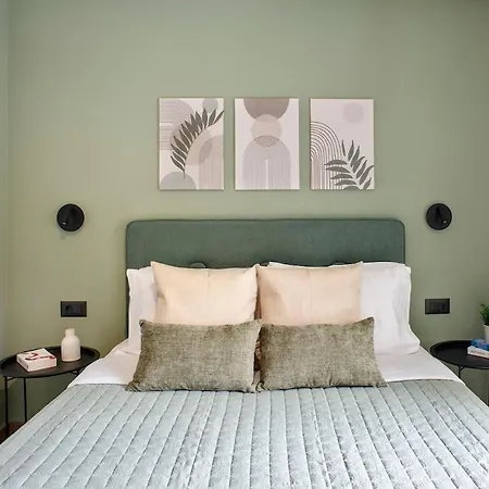 Grey 1 Apartment *