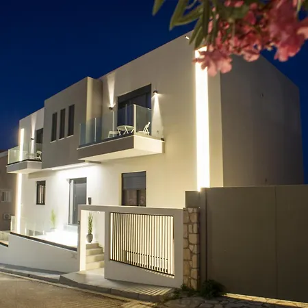 Grey 1 Apartment *